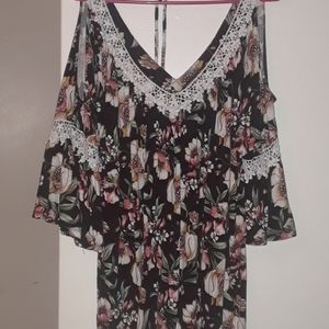 Long sleeve V-neck top